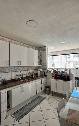 Apartamento à venda com 176m², 4 quartos e 3 vagas Apartamento à venda com 176m², 4 quartos e 3 vagasCozinha e Área de Serviço