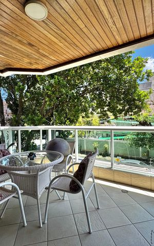 Apartamento à venda com 176m², 4 quartos e 3 vagas Apartamento à venda com 176m², 4 quartos e 3 vagasVaranda