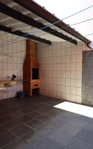 Casa à venda com 134m², 3 quartos e 2 vagasÁrea externa