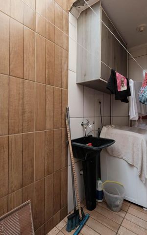 Casa de condomínio à venda com 58m², 2 quartos e 1 vagaÁrea de Serviço