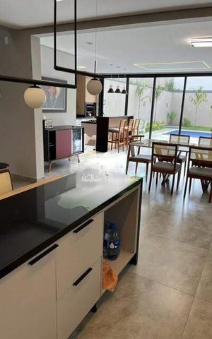 Casa à venda com 290m², 3 quartos e sem vaga