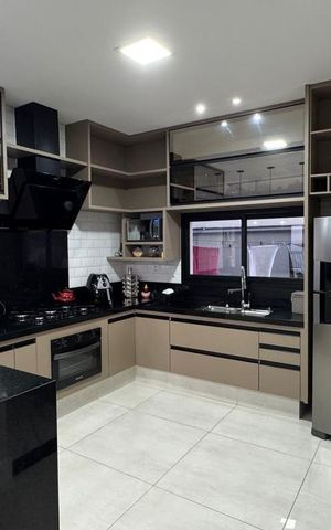 Casa à venda com 258m², 3 quartos e 4 vagas