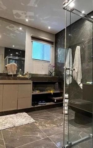 Casa à venda com 298m², 4 quartos e 4 vagas