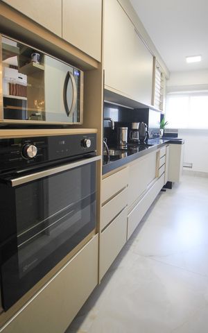 Apartamento à venda com 83m², 2 quartos e 2 vagasCozinha e Área de Serviço