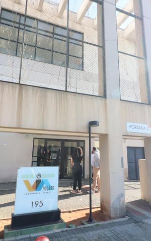 Apartamento à venda com 37m², 1 quarto e 1 vagaFachada