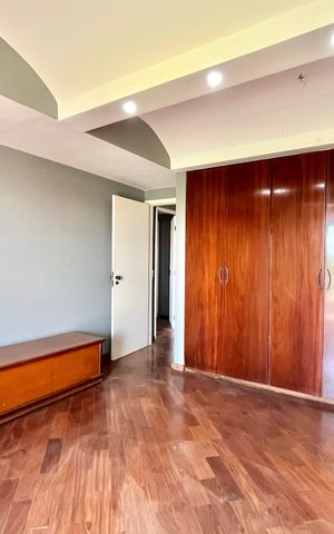 Casa à venda com 300m², 5 quartos e 3 vagas Casa à venda com 300m², 5 quartos e 3 vagasSuite 1