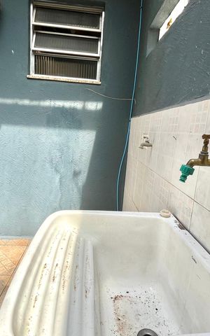 Casa à venda com 300m², 5 quartos e 3 vagas Casa à venda com 300m², 5 quartos e 3 vagasÁrea de Serviço