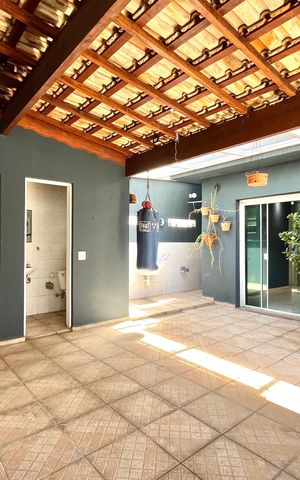 Casa à venda com 300m², 5 quartos e 3 vagas Casa à venda com 300m², 5 quartos e 3 vagasChurrasqueira