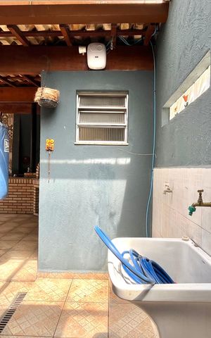 Casa à venda com 300m², 5 quartos e 3 vagas Casa à venda com 300m², 5 quartos e 3 vagasÁrea de Serviço