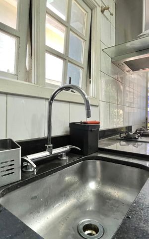 Casa à venda com 300m², 5 quartos e 3 vagas Casa à venda com 300m², 5 quartos e 3 vagasCozinha