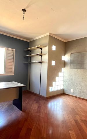 Casa à venda com 300m², 5 quartos e 3 vagas Casa à venda com 300m², 5 quartos e 3 vagasQuarto 1