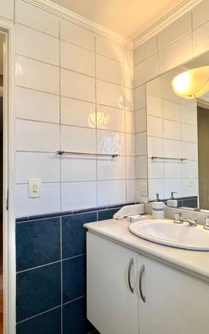 Casa à venda com 300m², 5 quartos e 3 vagas Casa à venda com 300m², 5 quartos e 3 vagasBanheiro da Suíte 2
