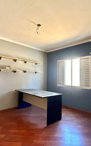 Casa à venda com 300m², 5 quartos e 3 vagas Casa à venda com 300m², 5 quartos e 3 vagasQuarto 1