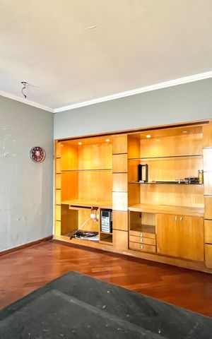 Casa à venda com 300m², 5 quartos e 3 vagas Casa à venda com 300m², 5 quartos e 3 vagasQuarto 1