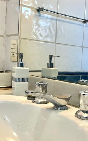 Casa à venda com 300m², 5 quartos e 3 vagas Casa à venda com 300m², 5 quartos e 3 vagasBanheiro da Suíte 2