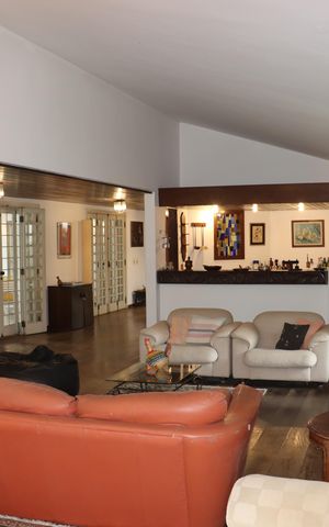 Casa de condomínio para alugar com 750m², 5 quartos e 6 vagasSala