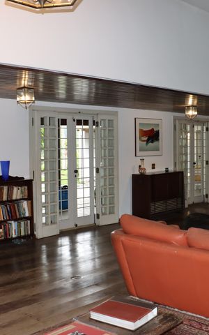 Casa de condomínio para alugar com 750m², 5 quartos e 6 vagasSala