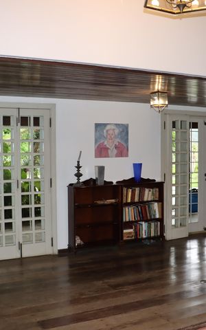 Casa de condomínio para alugar com 750m², 5 quartos e 6 vagasSala