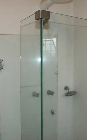 Casa de condomínio para alugar com 750m², 5 quartos e 6 vagasBanheiro da Suíte 2