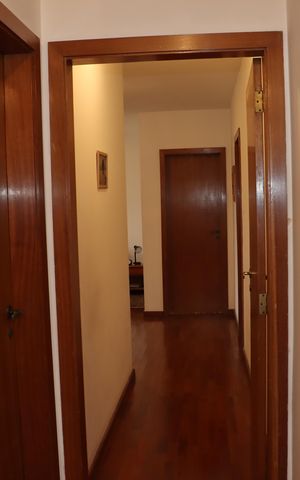 Casa de condomínio para alugar com 750m², 5 quartos e 6 vagasCorredor