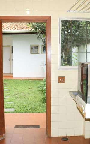 Casa de condomínio para alugar com 750m², 5 quartos e 6 vagasÁrea de serviço