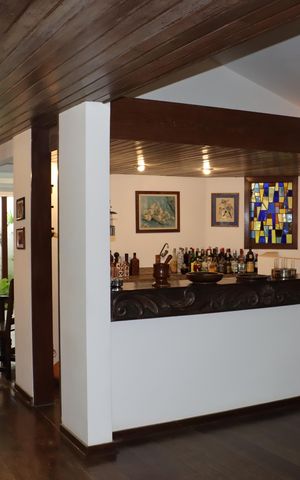Casa de condomínio para alugar com 750m², 5 quartos e 6 vagasSala
