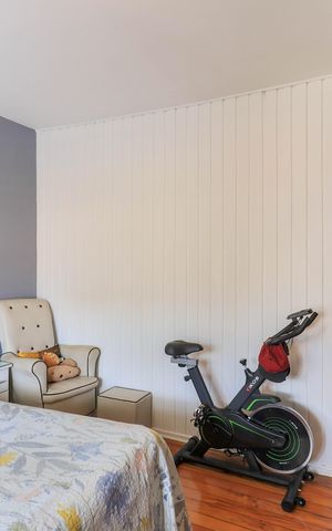 Casa à venda com 250m², 3 quartos e 3 vagas Casa à venda com 250m², 3 quartos e 3 vagasQuarto 1