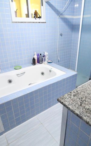 Casa de condomínio à venda com 260m², 3 quartos e 2 vagasBanheiro da suíte 1