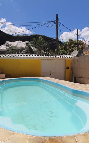 Casa de condomínio à venda com 260m², 3 quartos e 2 vagasPiscina
