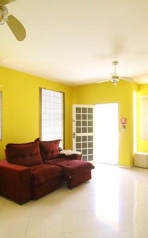 Casa de condomínio à venda com 260m², 3 quartos e 2 vagasSala