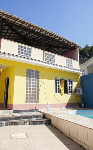 Casa de condomínio para alugar com 260m², 3 quartos e 2 vagasFrente da casa