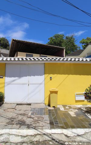 Casa de condomínio à venda com 260m², 3 quartos e 2 vagasFachada