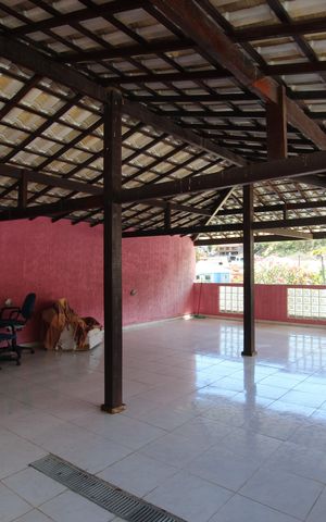 Casa de condomínio à venda com 260m², 3 quartos e 2 vagasTerraço