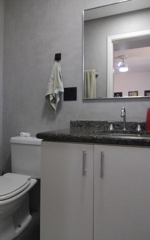 Casa de condomínio à venda com 170m², 3 quartos e 2 vagasBanheiro da suíte