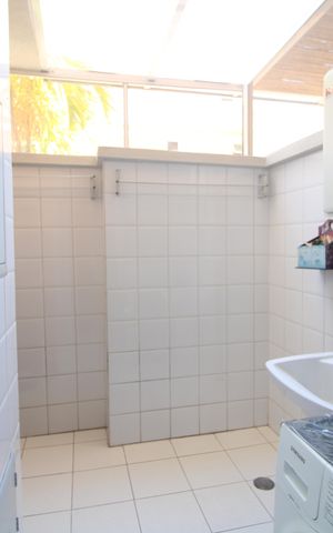 Casa de condomínio à venda com 170m², 3 quartos e 2 vagasLavanderia