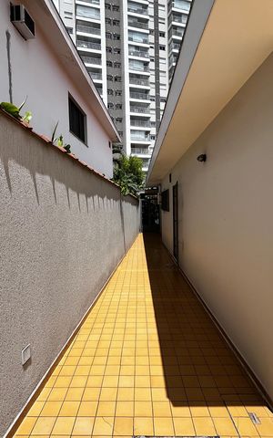 Casa à venda com 225m², 3 quartos e 5 vagas Casa à venda com 225m², 3 quartos e 5 vagasCorredor