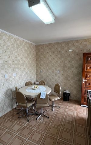 Casa à venda com 225m², 3 quartos e 5 vagas Casa à venda com 225m², 3 quartos e 5 vagasCozinha