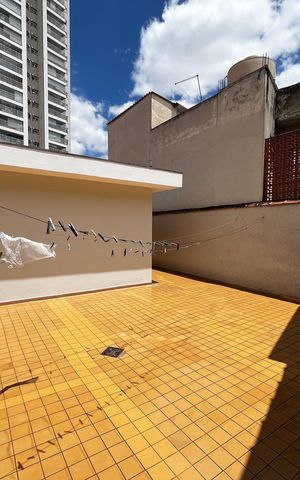 Casa à venda com 225m², 3 quartos e 5 vagas Casa à venda com 225m², 3 quartos e 5 vagasQuintal