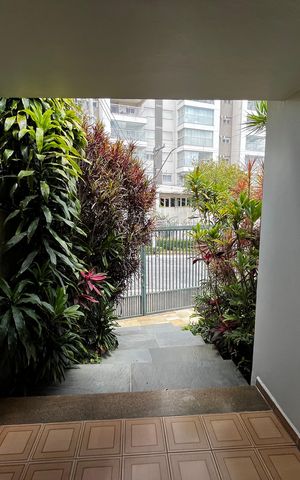 Casa à venda com 225m², 3 quartos e 5 vagas Casa à venda com 225m², 3 quartos e 5 vagasEntrada