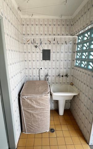 Casa à venda com 225m², 3 quartos e 5 vagas Casa à venda com 225m², 3 quartos e 5 vagasÁrea de Serviço