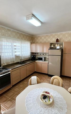 Casa à venda com 225m², 3 quartos e 5 vagas Casa à venda com 225m², 3 quartos e 5 vagasCozinha