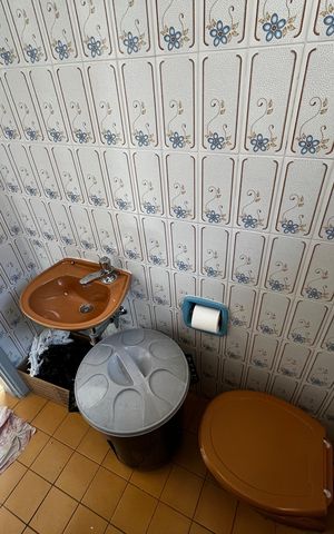 Casa à venda com 225m², 3 quartos e 5 vagas Casa à venda com 225m², 3 quartos e 5 vagasBanheiro de serviço