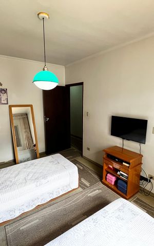 Casa à venda com 225m², 3 quartos e 5 vagas Casa à venda com 225m², 3 quartos e 5 vagasQuarto 2