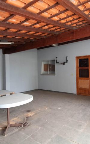 Casa à venda com 193m², 2 quartos e 3 vagas Casa à venda com 193m², 2 quartos e 3 vagasÁrea comum - Churrasqueira