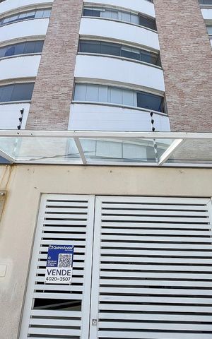 Apartamento à venda com 180m², 3 quartos e 3 vagasFachada + plaquinha