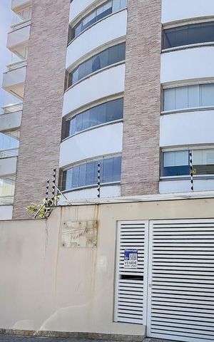 Apartamento à venda com 180m², 3 quartos e 3 vagasFachada + plaquinha
