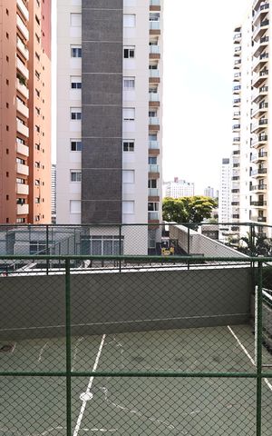Apartamento à venda com 135m², 4 quartos e 2 vagas Apartamento à venda com 135m², 4 quartos e 2 vagasVista da suíte