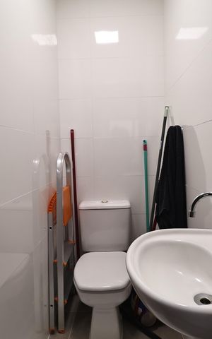 Apartamento à venda com 135m², 4 quartos e 2 vagas Apartamento à venda com 135m², 4 quartos e 2 vagasBanheiro de serviço