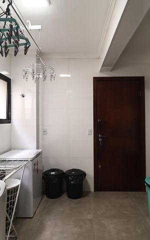Apartamento à venda com 135m², 4 quartos e 2 vagas Apartamento à venda com 135m², 4 quartos e 2 vagasLavanderia