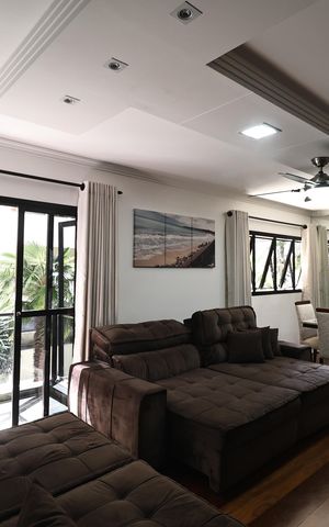 Apartamento à venda com 135m², 4 quartos e 2 vagas Apartamento à venda com 135m², 4 quartos e 2 vagasSala